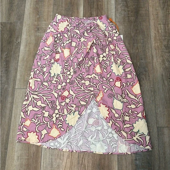 Chic Floral Midi Skirt in Pink and Cream - Picture 1 of 2